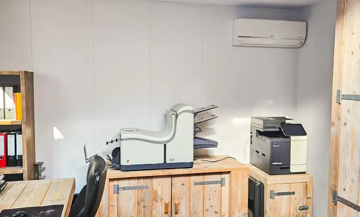 Ruimtelijk aanbouwkantoor in de omgeving van Meteren door Beus Bouw